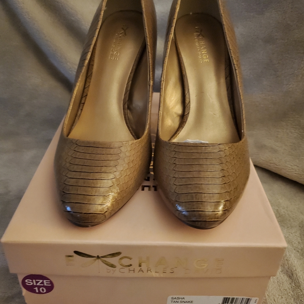 Ladies Tan Snakeskin shoes - Size 10